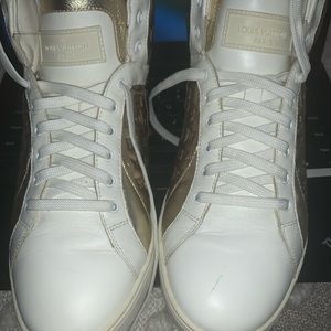 Louis Vuitton sneakers classic authentic